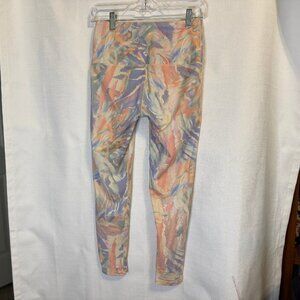 Prana Athletic Wear Leggings; Peach/Cream/Blue print; Sz. S